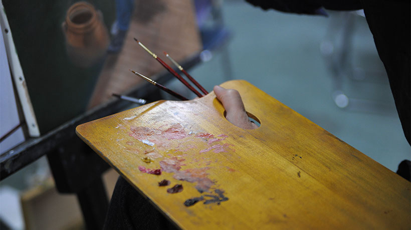 パレットと静物画